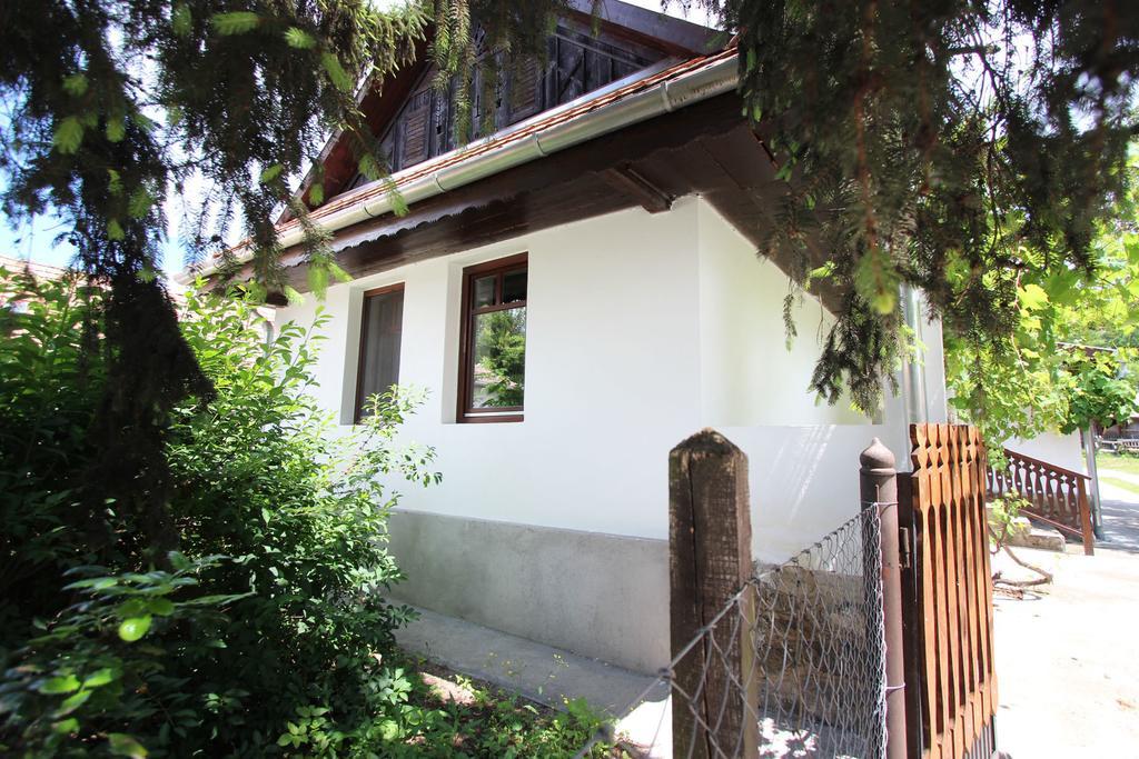 Felsőtold Lugas Vendeghaz酒店 外观 照片